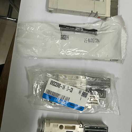 全新电磁阀、VQC2201N-51、阀座VVQC200—议价