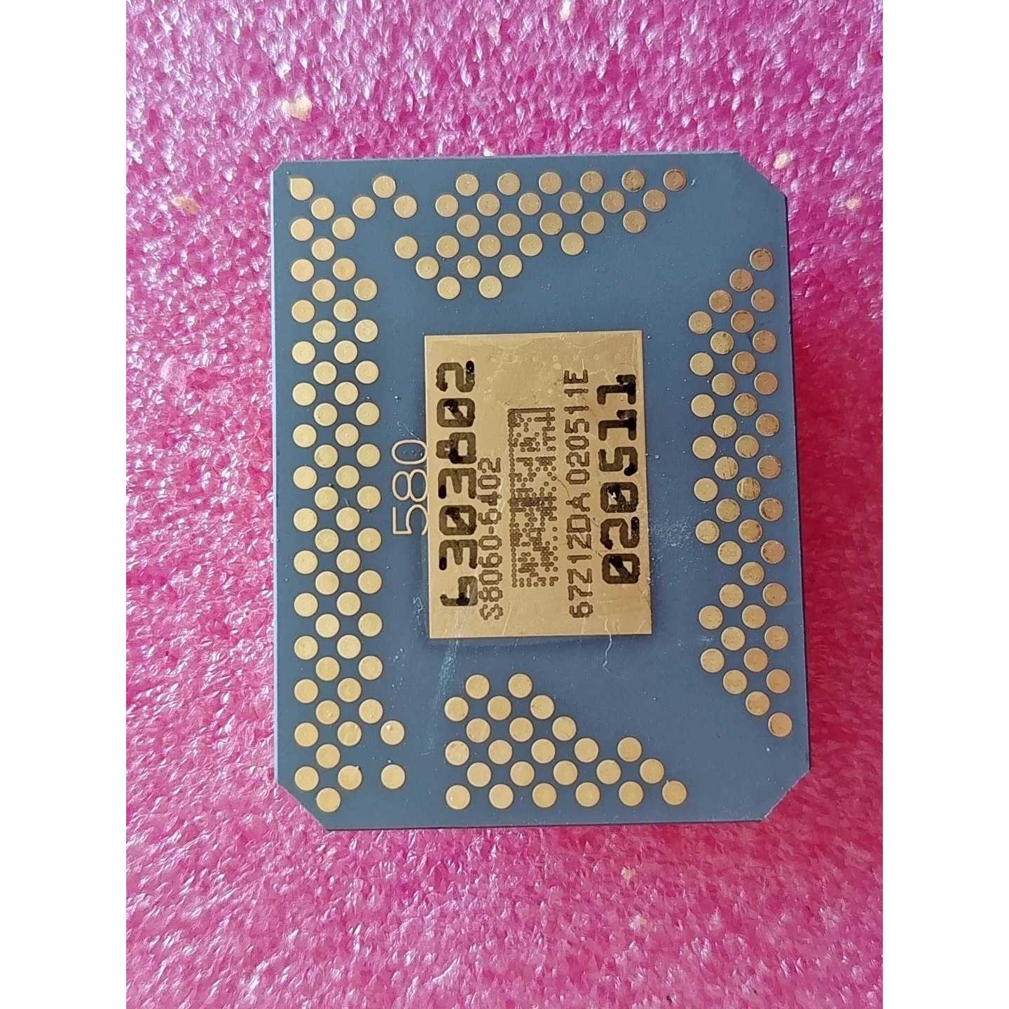 投影机DMD芯片8060一6402,没有白点,这种是不死芯片