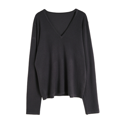 松弛感好搭配v领针织t恤外穿内搭