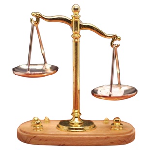 怀旧天平老式复古秤砣模型桌面1:12装饰品摆件轻奢小天秤小众玩具