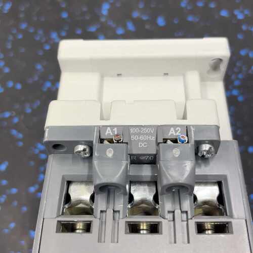 议价ABB切换电容器接触器UAF75-30-00RA 100-2