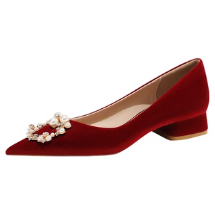 达芙妮尖头单鞋女款2026新款春季平底小皮鞋粗跟高跟鞋红色婚鞋子