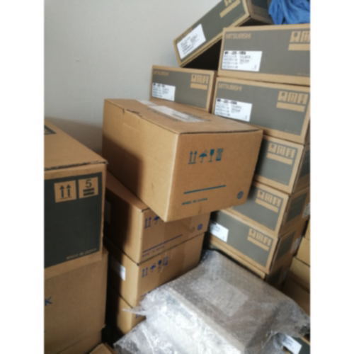 议价MR-J2S-60A，MR-J2S-60B，MR-J2S-60CP三菱伺服驱动器，全新