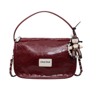 今年爆款巨好看的斜挎包包女2026新款轻奢小众高级感红色婚包新娘