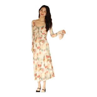 竹依依法式方领晕染碎花连衣裙女春夏温柔风收腰显瘦A字印花长裙