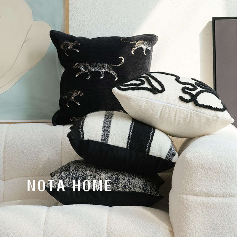 轻奢高级感抱枕黑白现代简约靠枕猎豹枕套棉麻方枕样板间软包腰枕