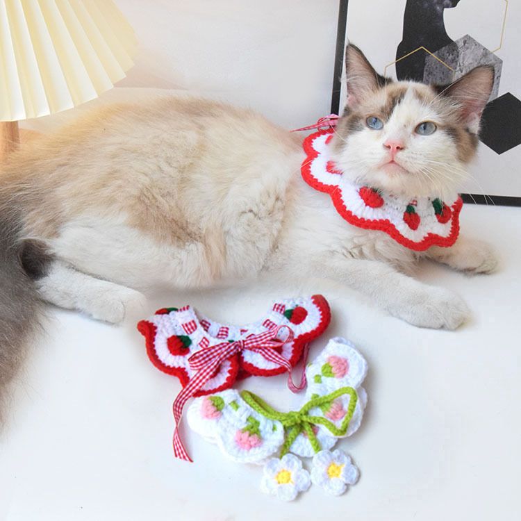 宠物用品狗狗秋冬围嘴一件猫咪草莓围脖项圈装饰毛线花边编织