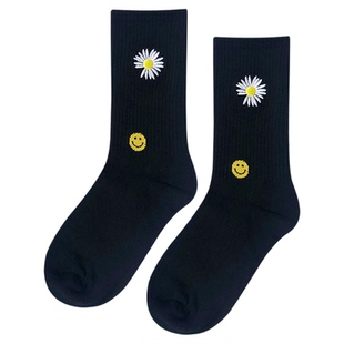 韩国原宿权志龙GD小雏菊刺绣长袜男女黑色中筒袜子个性字母潮流袜