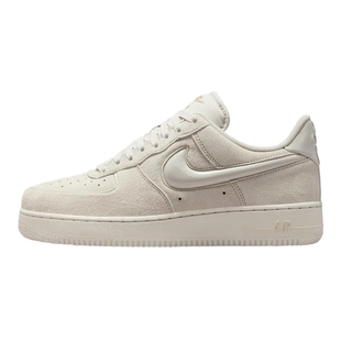 Nike耐克女鞋AF1帆白色空军一号运动休闲麂皮复古板鞋HV4406-001