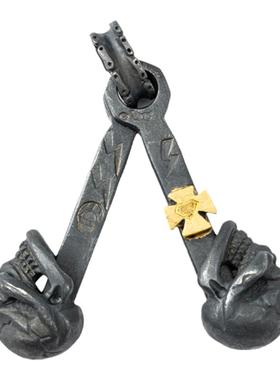 高山隆通用银饰骷髅头吊坠