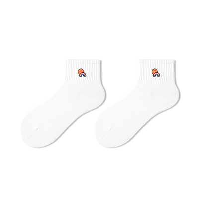 刺绣图案白色袜子女短袜