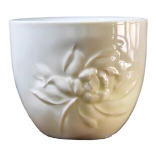 曲阳秋鸿定瓷茶具中式茶杯定窑高温白瓷浮雕荷花主人杯直口杯客杯