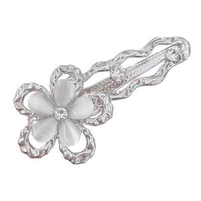 满满清冷感的银色发夹