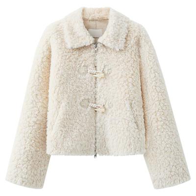 夕蒙2025新款冬季皮毛一体巨好看小个子牛角扣毛绒羊羔毛杏色外套