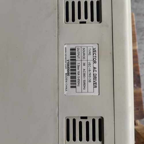 议价VECTOR变频器 VEC-V8-7R5F3B 7.5KW