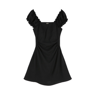 黑色收腰显瘦方领连衣裙女2025新款夏季法式赫本风气质a字短裙子