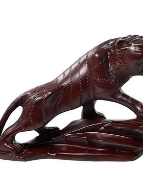 木雕老虎摆件吉祥物上山桌面