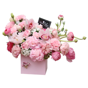 鲜花礼盒粉玫瑰花康乃馨长辈生日送妈妈鲜花速递上海花店同城送花