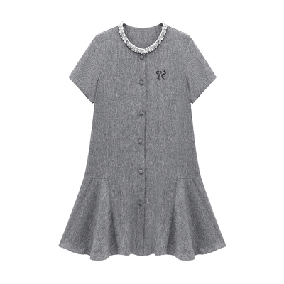 Basic House/百家好蝴蝶刺绣亮片领口连衣裙夏季高级中长款裙子女