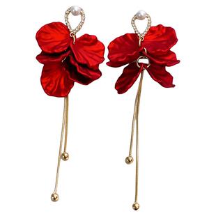 新年红色珍珠花瓣流苏耳环女高级感轻奢耳饰马年耳钉独特绝美2026