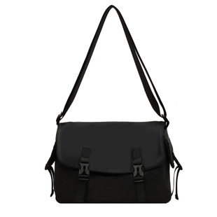 港风邮差包暗黑风休闲女包2024新款复古百搭斜挎包出行轻便单肩包