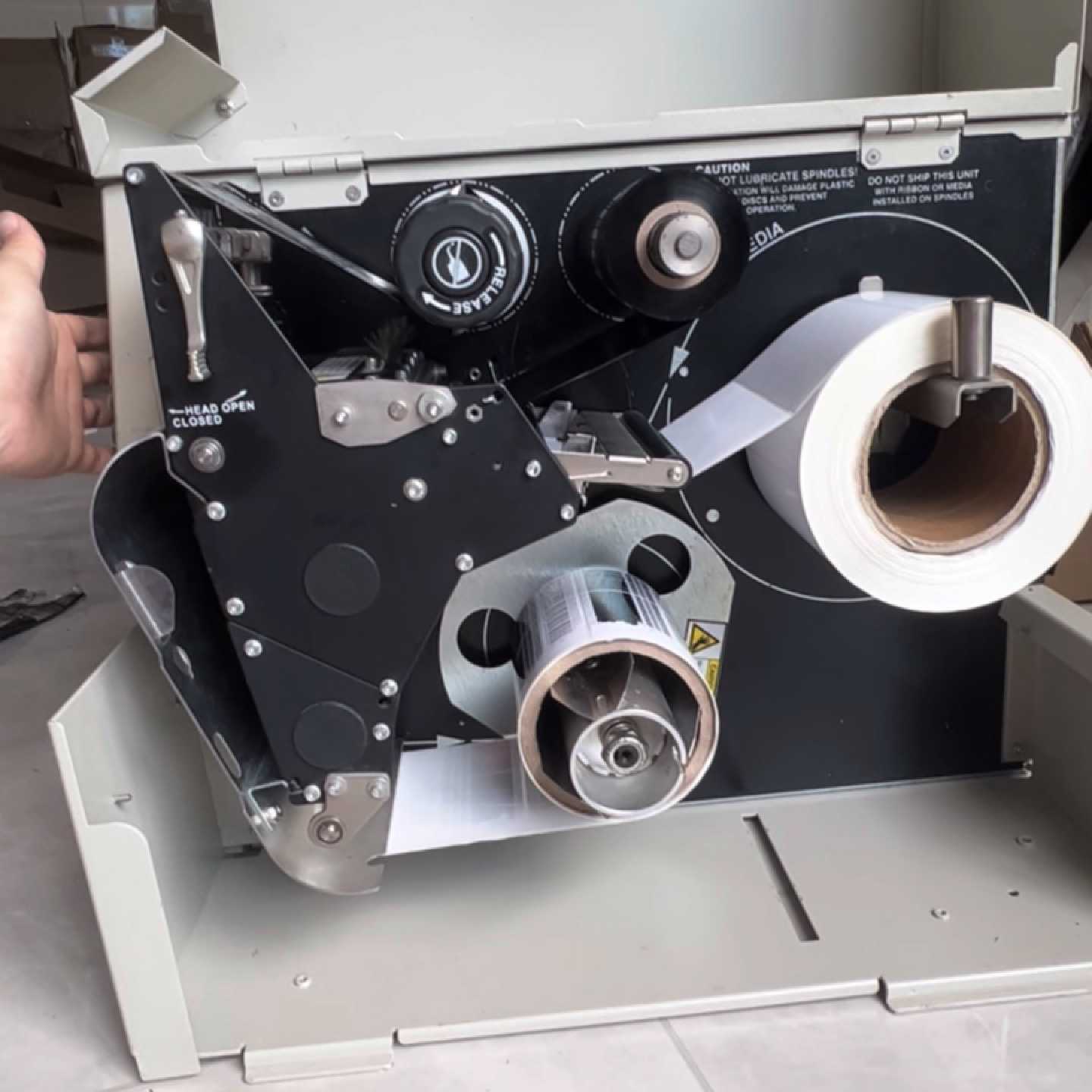 斑马打印机105sl plus 300dpi，带剥离和回卷，&mdash;议价