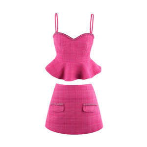 绝美娇丽 敲显白火龙果色辣妹无袖露肩鱼尾吊带半裙小香风套装