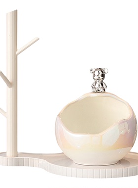 轻奢暴力熊玄关钥匙收纳摆件