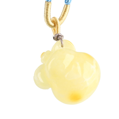 欧说珠宝国风大气雕刻6.91克原矿无忧白花蜜立体巧雕蜜蜡小熊吊坠