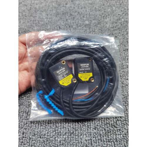 在线议价深浦SENPUM激光传感器 LA2-PD15MN