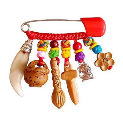 免费刻字新生婴儿桃木黑狗牙别针