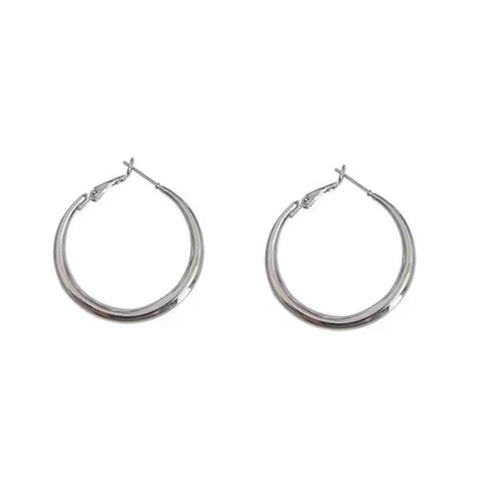 银色素圈耳环2025新款爆款轻奢高级感气质独特耳圈女耳钉圈圈耳饰