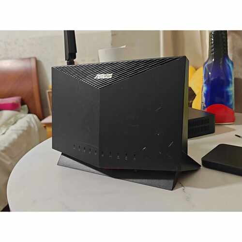 华硕RT-AX86U路由器，WiFi6，千兆双频，信号强，穿