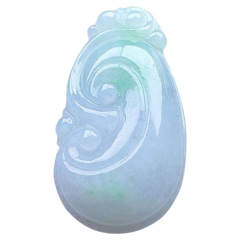 天然翡翠厚装如意吊坠乳白飘阳绿