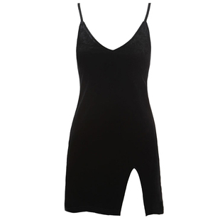 黑色丝绒吊带裙秋冬季打底内搭短款修身小黑裙子连衣裙女2025新款