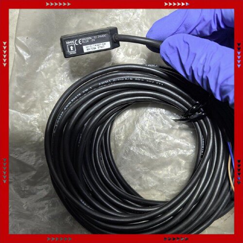 【问价】和泉SA1E-TN2P-8M IDEC和泉  光电开关传感器