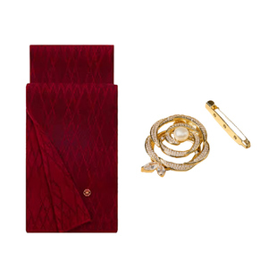 万事利26新年礼红品绵羊毛围巾围脖女丝巾扣套装送礼礼盒锦上添花