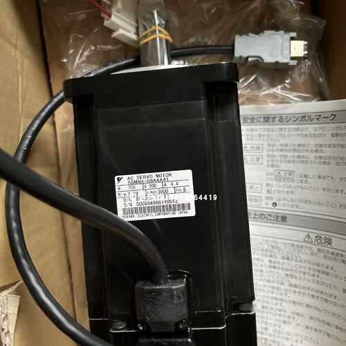 议价SGMAH-08AAA41/2C/6B /61  SGDM-08ADA-V 原装安川750W  伺服