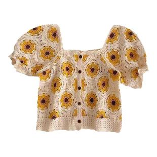 夏季新款短袖女网红外穿别致感法式泡泡袖渡假风百搭镂空方领上衣