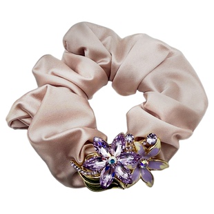 新款温柔裸粉绸缎发圈女精致镶钻紫花高级感头绳扎发神器网红同款