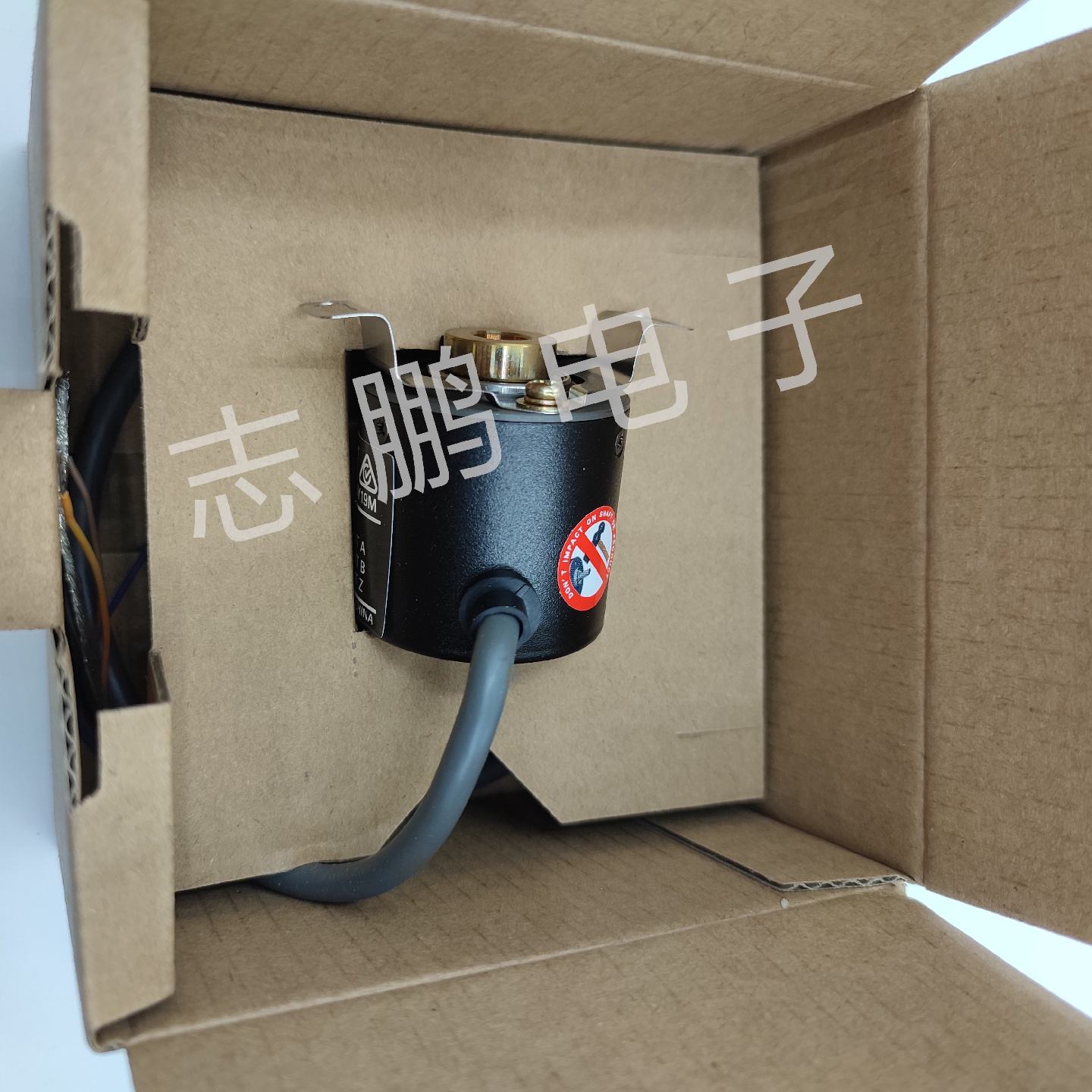 议价专售OMRON编码器 E6B2-CWZ5B 600P/R 0.5M BY OMS全新原装正