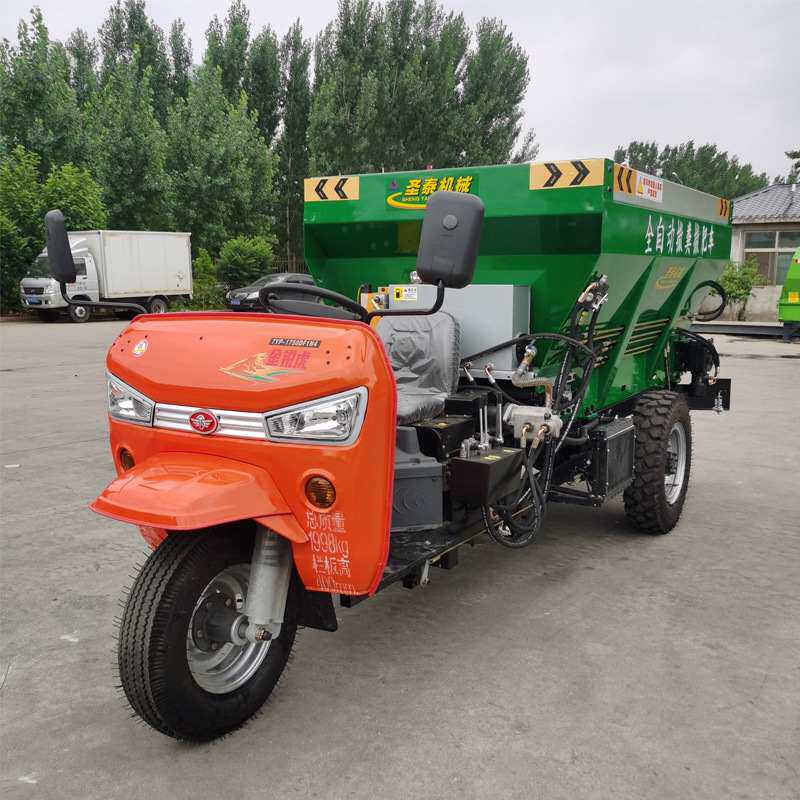 农用柴油全自动撒肥车 干湿两用抛粪机 大棚果园1方2方三轮撒粪车