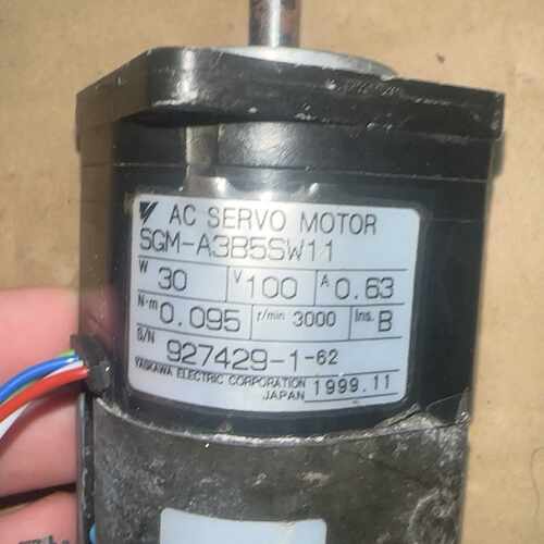 溢价-安川伺服电机SGM-A3B5SW11 30W 100V 0.