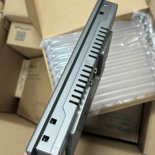 议价维控触摸屏 PI3102i-2S，，四台，余适用