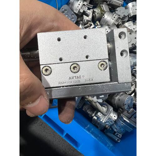 询价下单几乎全新AirTAC亚德客直线导轨滑台RMH10X100S