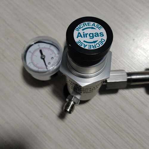 Airgas  减压阀 Y11-L545A