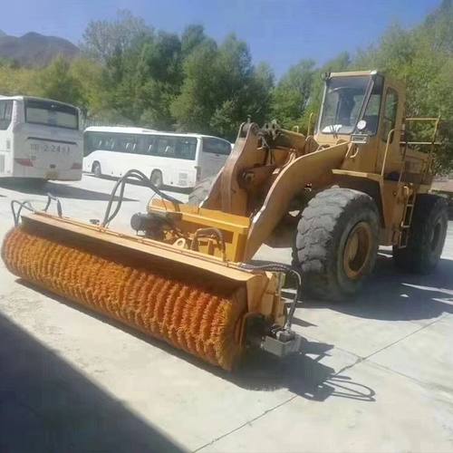 车载前置式扫雪机路面大型清雪机大型机载扫雪滚刷