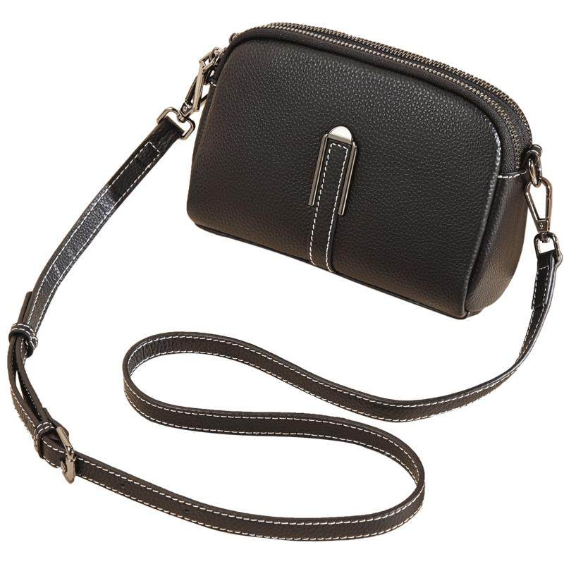 ���ڲ���������ūͷ��ţƤ�����б��С��Ů