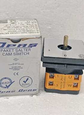 A LOT OF 2 PCS OPAS CAM SWITCH YGP301032 380 VAC 32 A 50/60