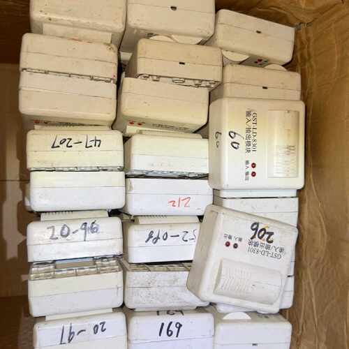 议价海湾8301输入输出模块，拆机91个 有9个没有底座，其维修